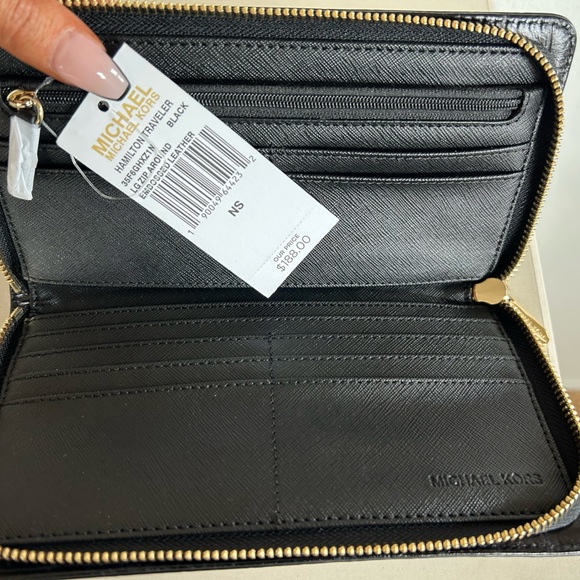 Stunning Michael Kors Hamilton Wallet - Picture 4 of 5